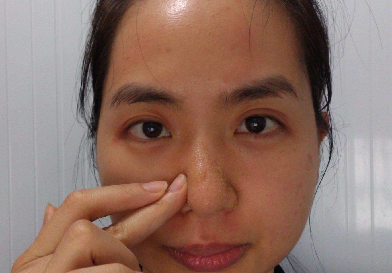 化妆会让皮肤毛孔粗大吗,长期化妆会让毛孔越来越粗大吗