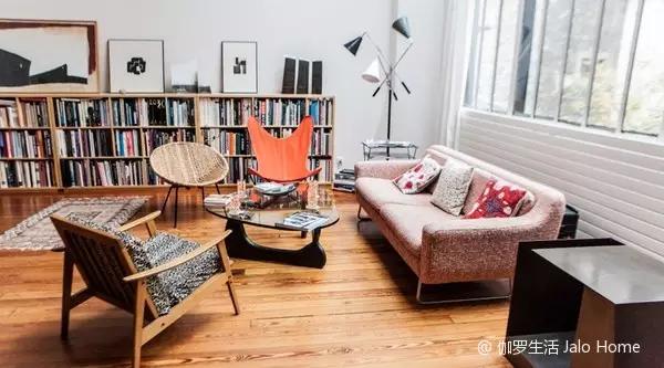 客厅可以有电视，但不该成为主角，它们可以摆成这样