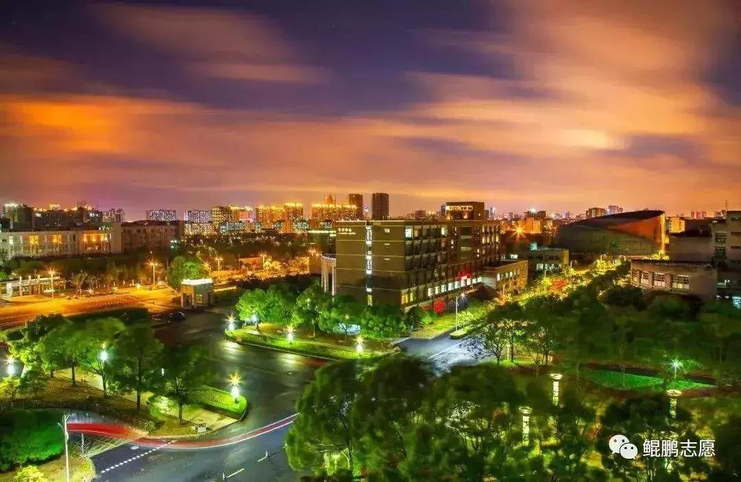 每日一校中央财经大学,每日一校走进中国传媒大学