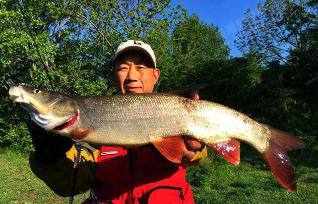 俄罗斯人是怎么钓鱼的,俄罗斯人钓鱼攻略