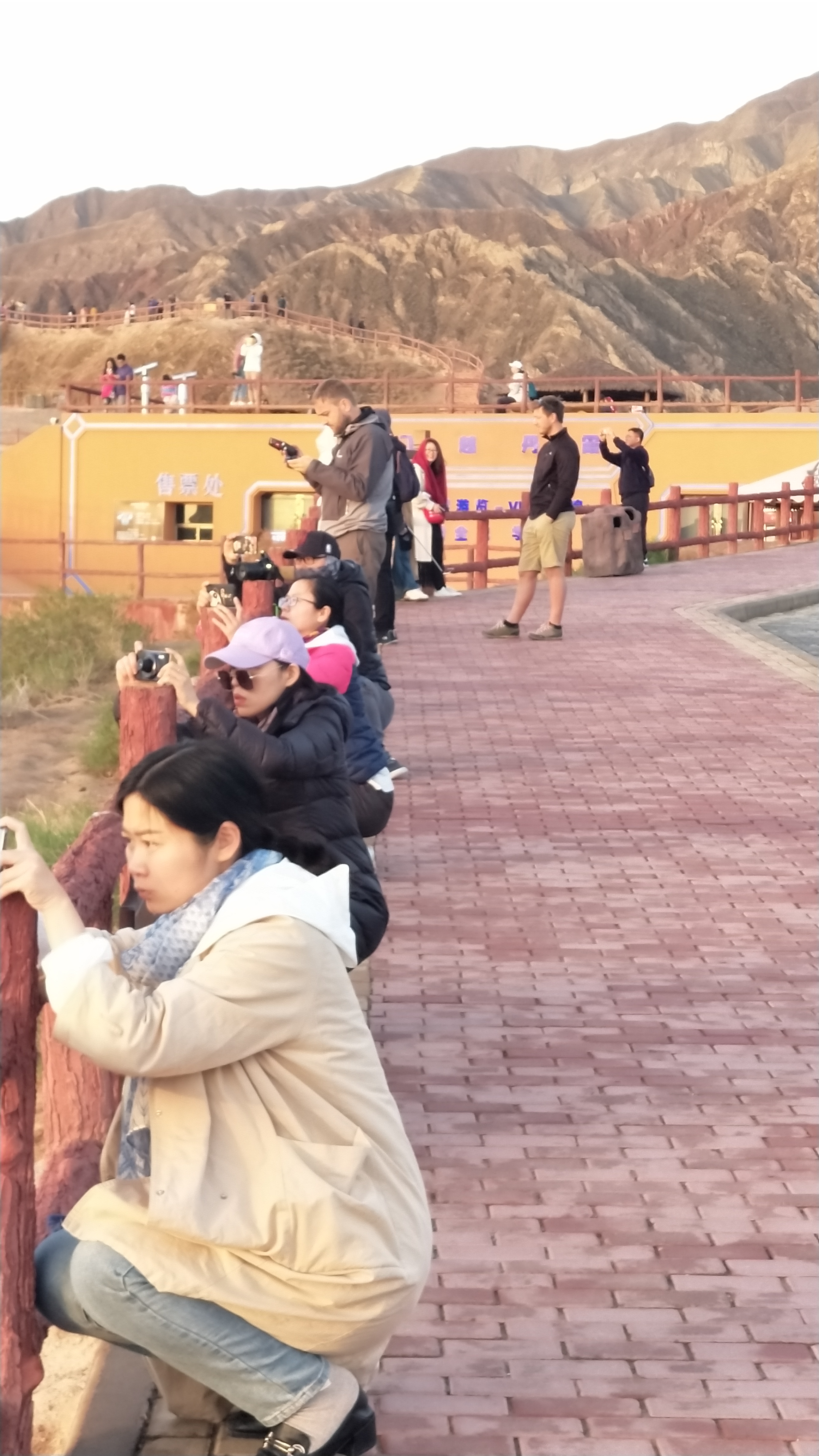 甘肃张掖七彩丹霞旅游攻略,游玩大西北甘肃省张掖市七彩丹霞