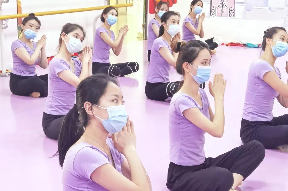 高歌曼舞,高歌舞蹈培训班