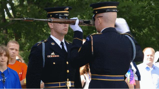 中国ak47礼宾枪,香港警察制式步枪