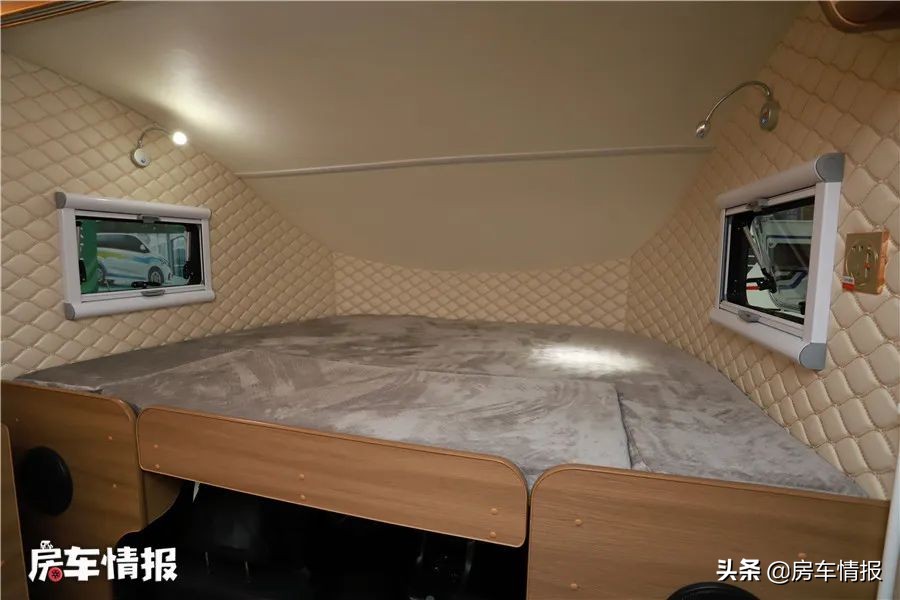 四驱单排皮卡房车最新布局三个床,最新款豪华顶配双排座皮卡房车