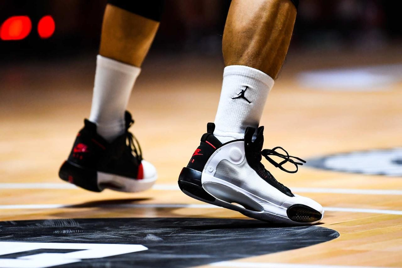 库里哈登欧文球鞋,哈登和库里的球鞋谁的好