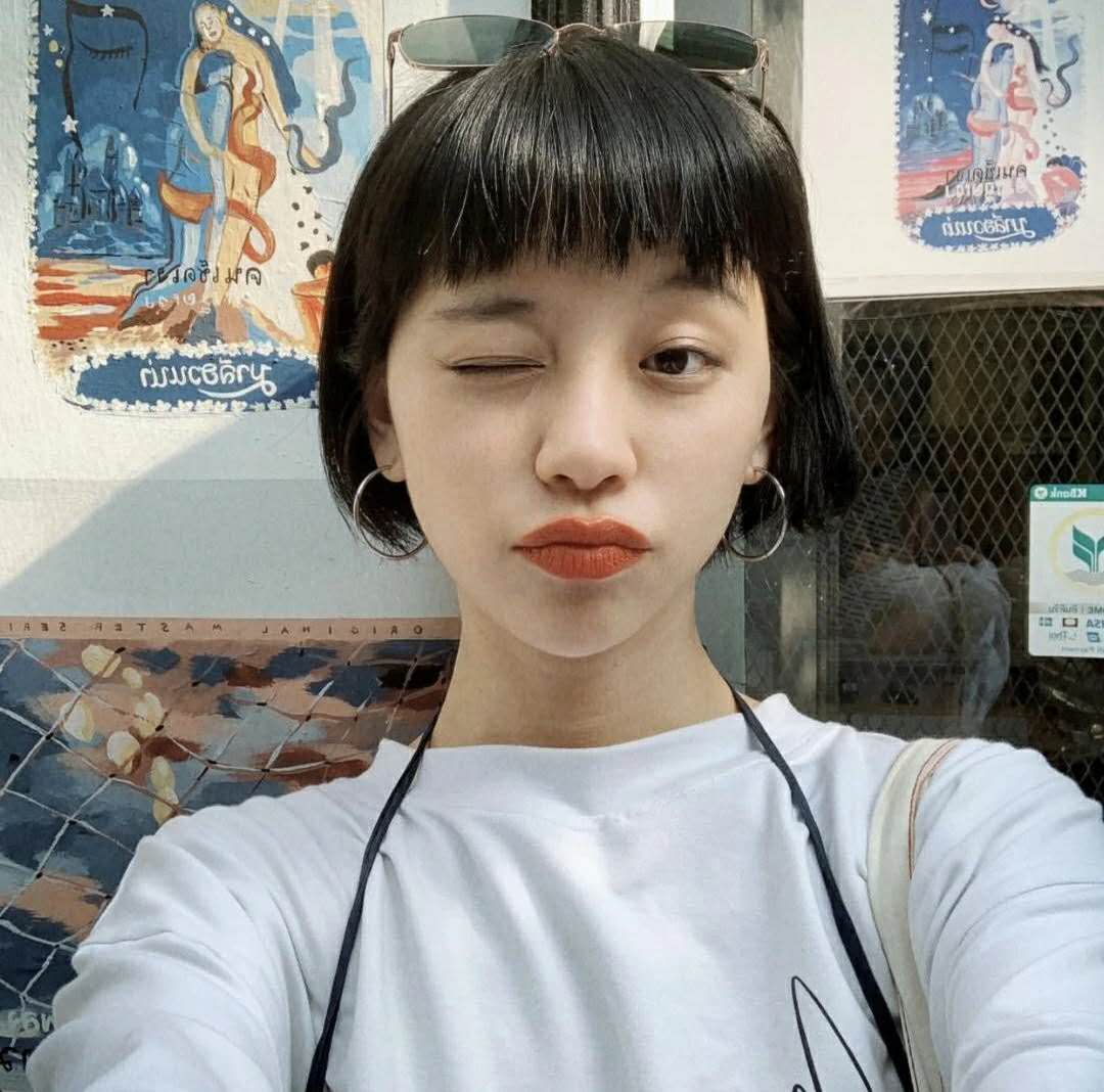 不用烫染的好看的中长发,中长发发型免烫染