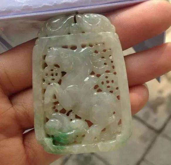 人养玉玉养人的寓意,人养玉玉养人什么意思