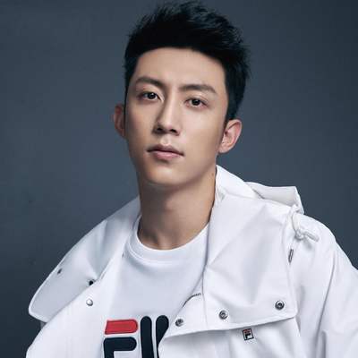 黄景瑜fila,黄景瑜运动风穿搭