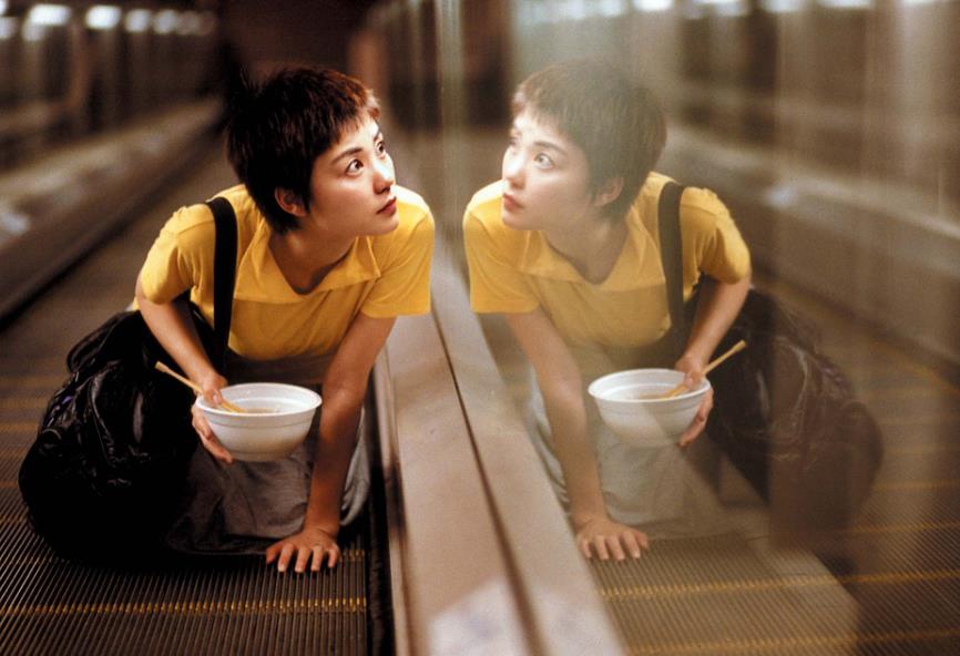 走在时髦前列的情歌天后，如今时尚圈流行的都是她玩剩下的？