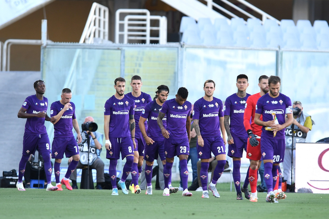 德甲沙尔克04vs勒沃库森哪队占优,足球沙尔克对勒沃库森