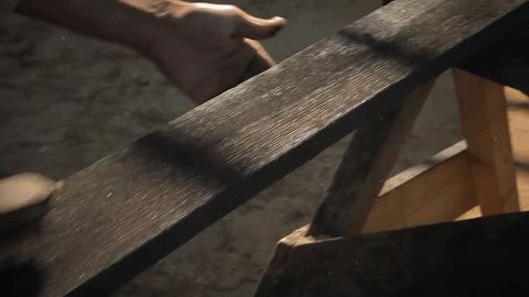 老木板更有质感,什么东西能让木板有光泽