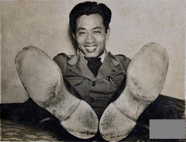 中国小伙子环游世界，希特勒竟与他畅谈2天，还给他画了一幅画像