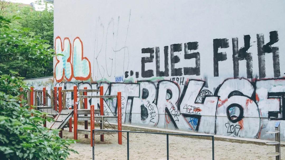 如何讲解宣传展板,宣传展板成本降低妙招分析