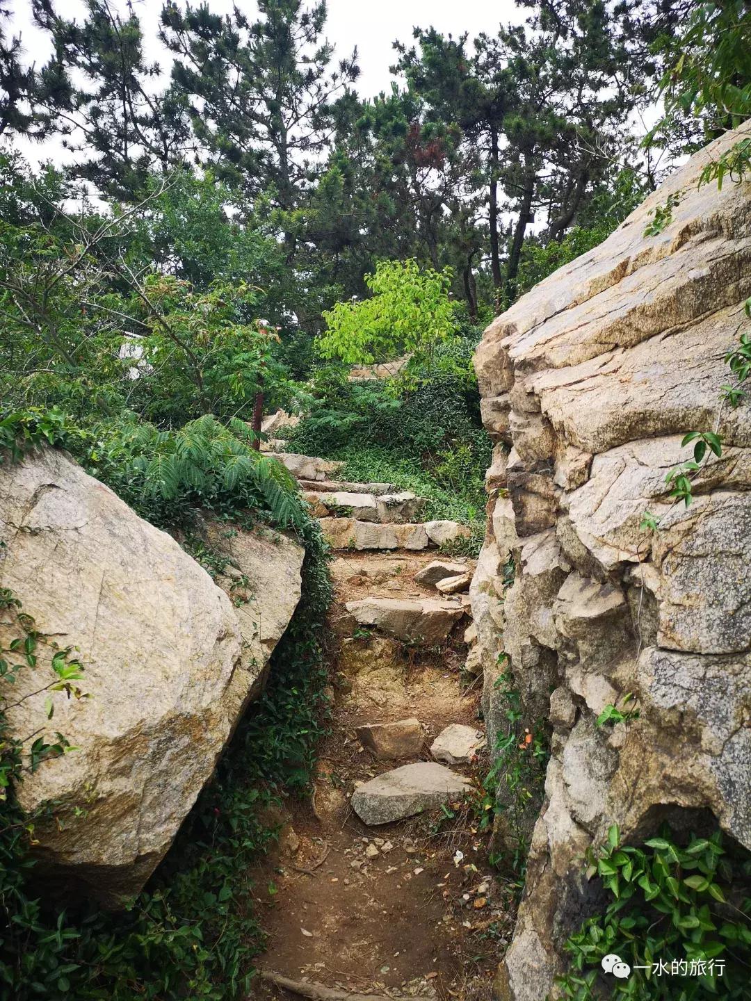 这座海中小岛与秦始皇有关，去的人很少，原生态未开发