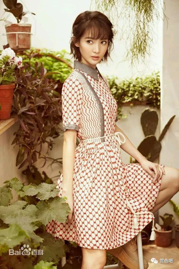 金晨的唯美甜美的写真,眼睛深邃的女星金晨