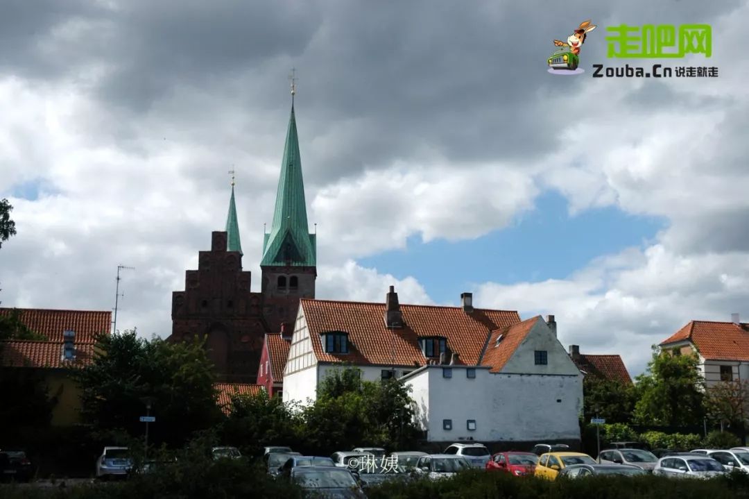 女教师3年游20国,六十岁的女人一个人穷游中国