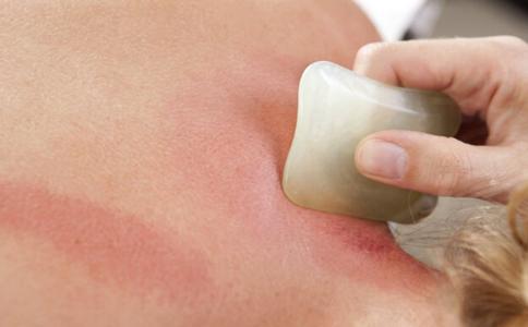 高温中暑的症状及治疗方法,中暑的禁忌及急救方法