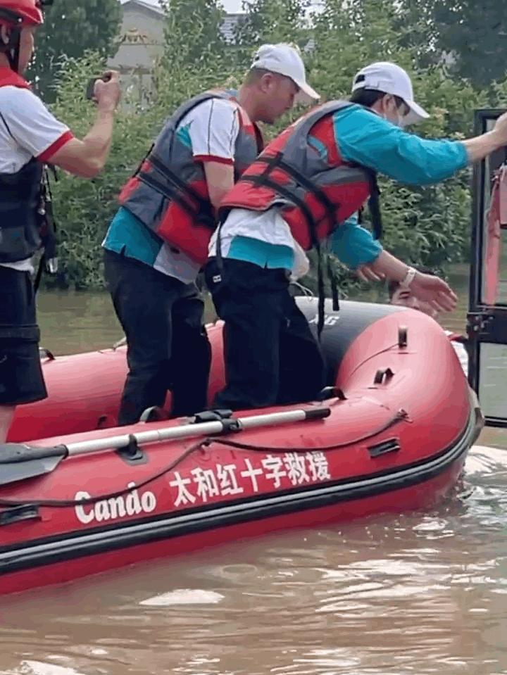 韩红王一博占用救生艇了吗,韩红和王一博唱的歌