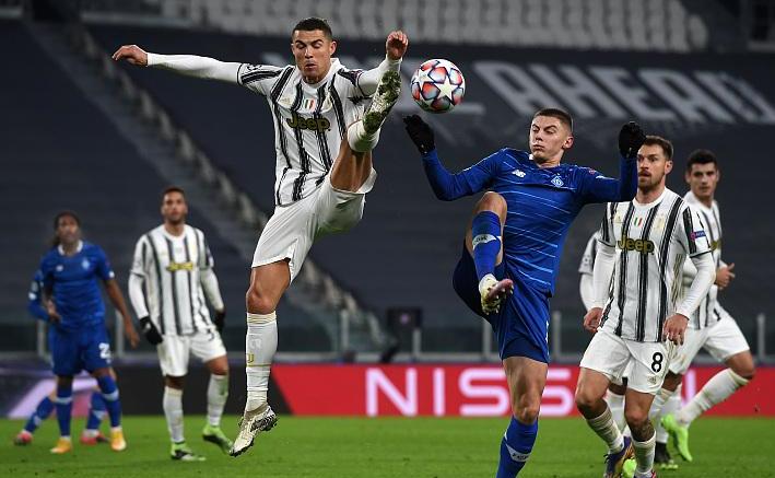 c罗这一球是不是帅飞了,c罗停球转身一个长传球技秀起来