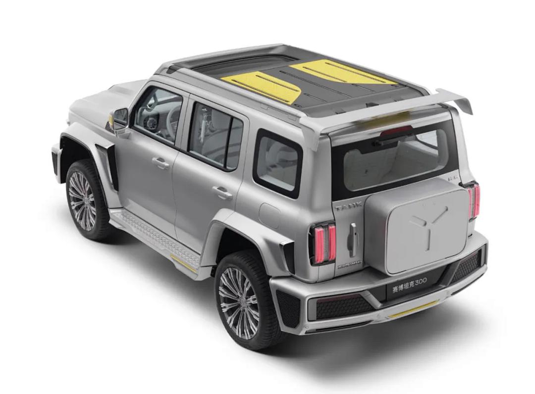 赛博坦克300对比大g,赛博坦克300落地价白色