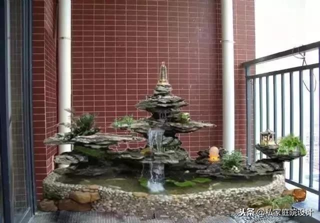 阳台角落鱼池假山流水景观制作,庭院假山鱼池景观设计效果图