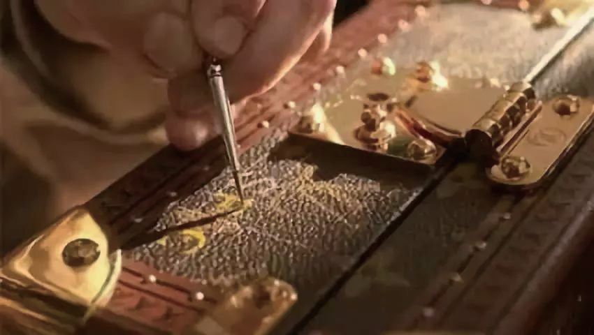 奢侈品牌，必须高冷吗？｜品牌问道