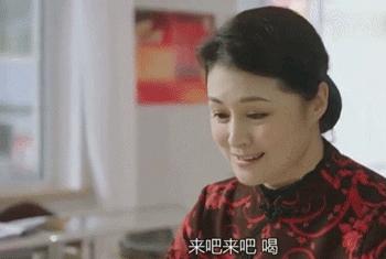 宏宝莱荔枝味和凤梨味哪个好喝,荔枝宏宝莱