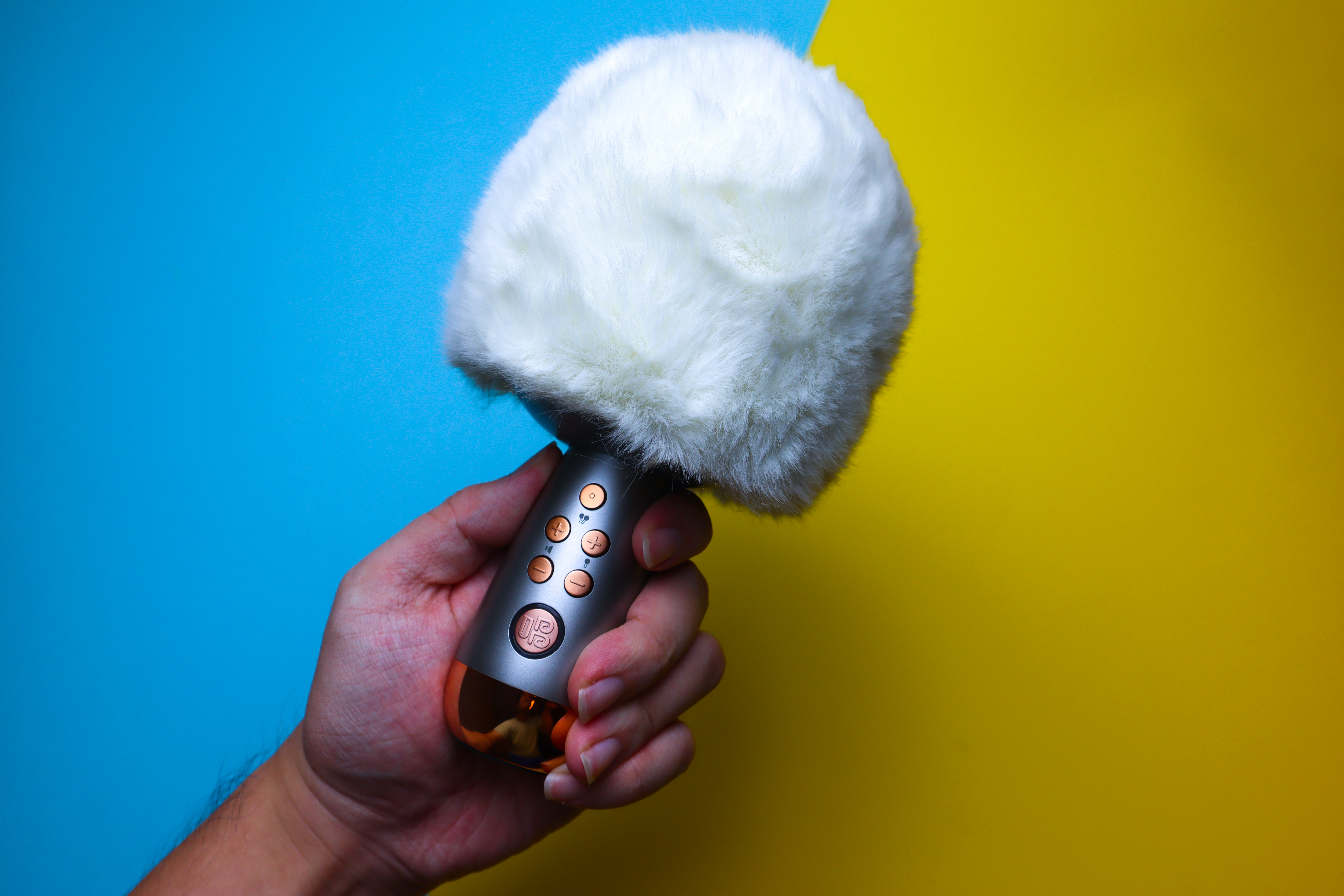 自带音响，随处K歌——唱吧K歌宝-小巨蛋麦克风G2MAX开箱上手