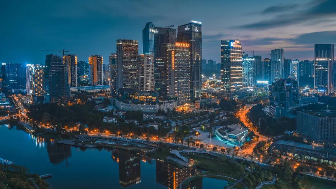 贵阳龙湖景粼天著商业综合体,贵阳远大商业综合体