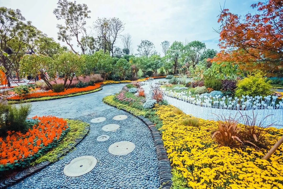 成都城市绿道,成都被山包围