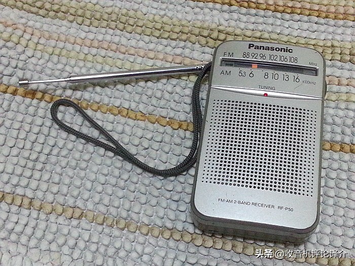 经历了一次网络中断之后，他选择了准备一台松下收音机