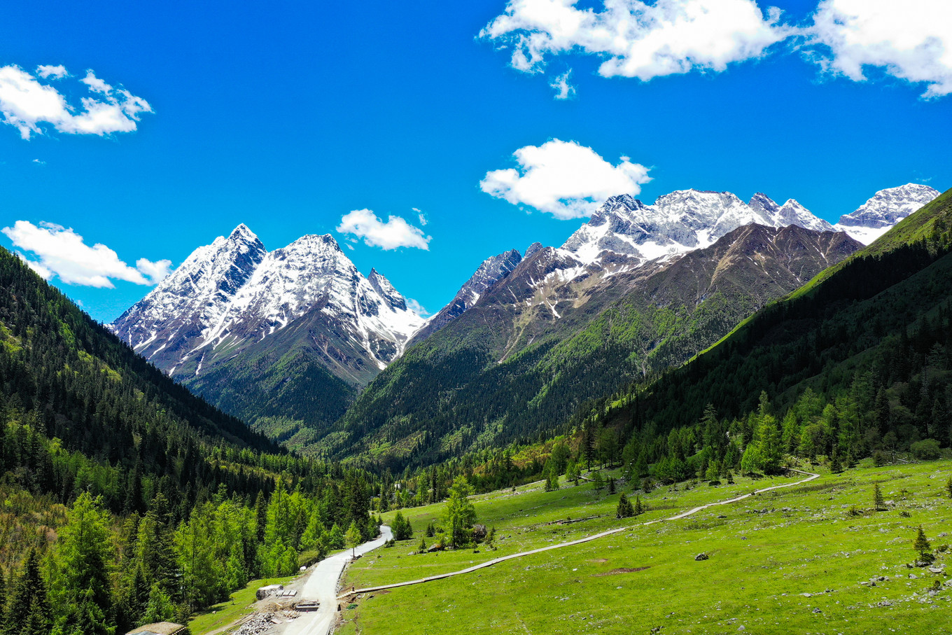 距离成都最近的户外天堂，这里比瑞士、阿尔卑斯还美