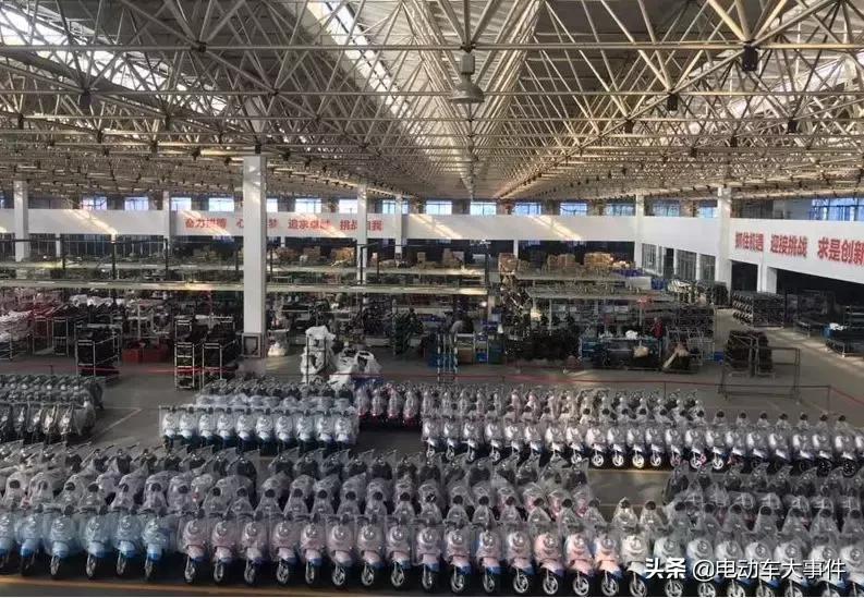 是什么样的企业,让经销商寒冬冒雨组团送来一千多台大单?