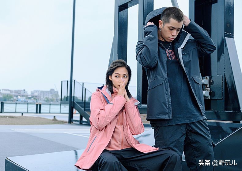 平价冲锋衣羽绒服推荐,冲锋衣羽绒服穿搭推荐