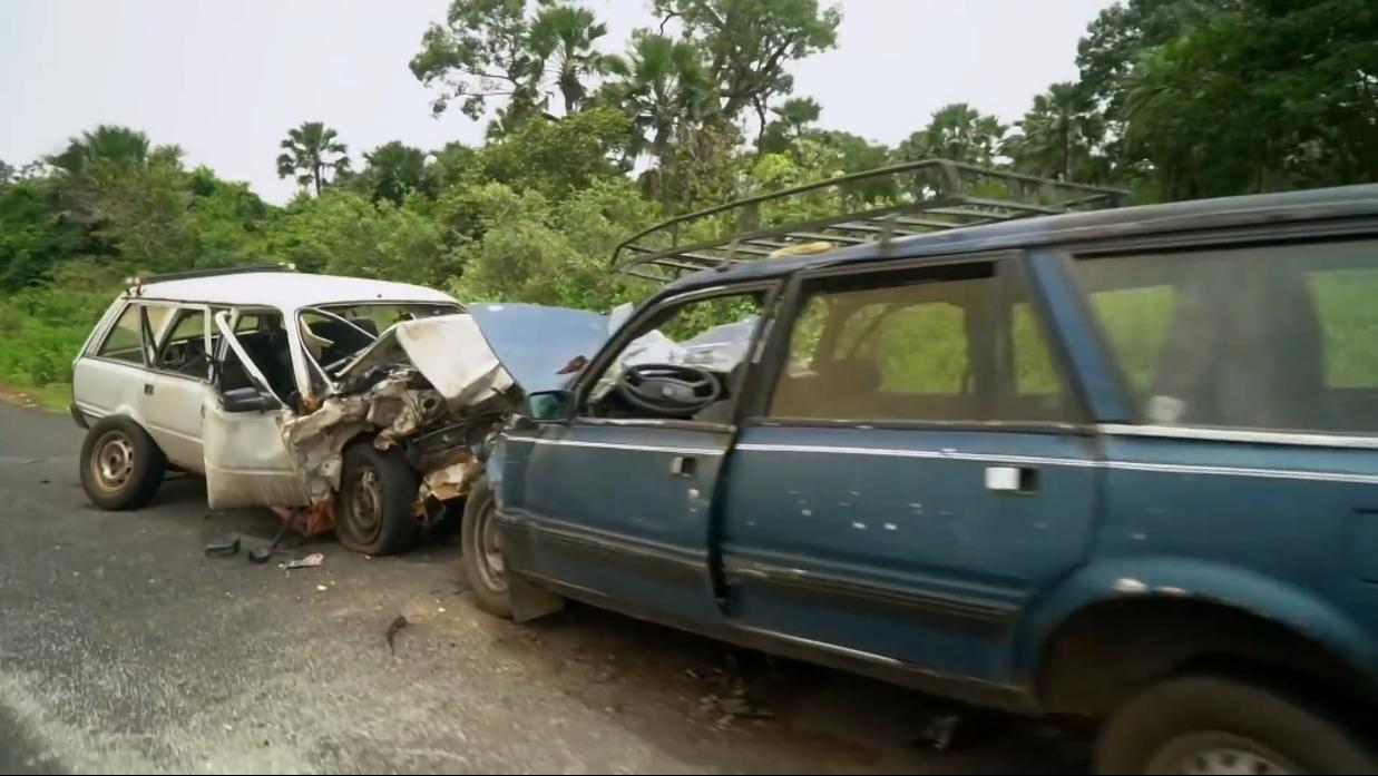 非洲小哥淘来法国二手车开出租，280公里只要47元，但要开12小时