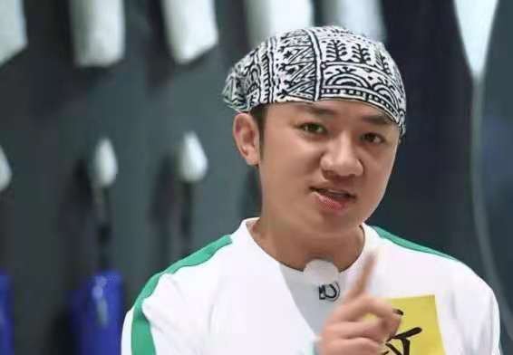 王祖蓝究竟有多高,费尽心思追到白富美