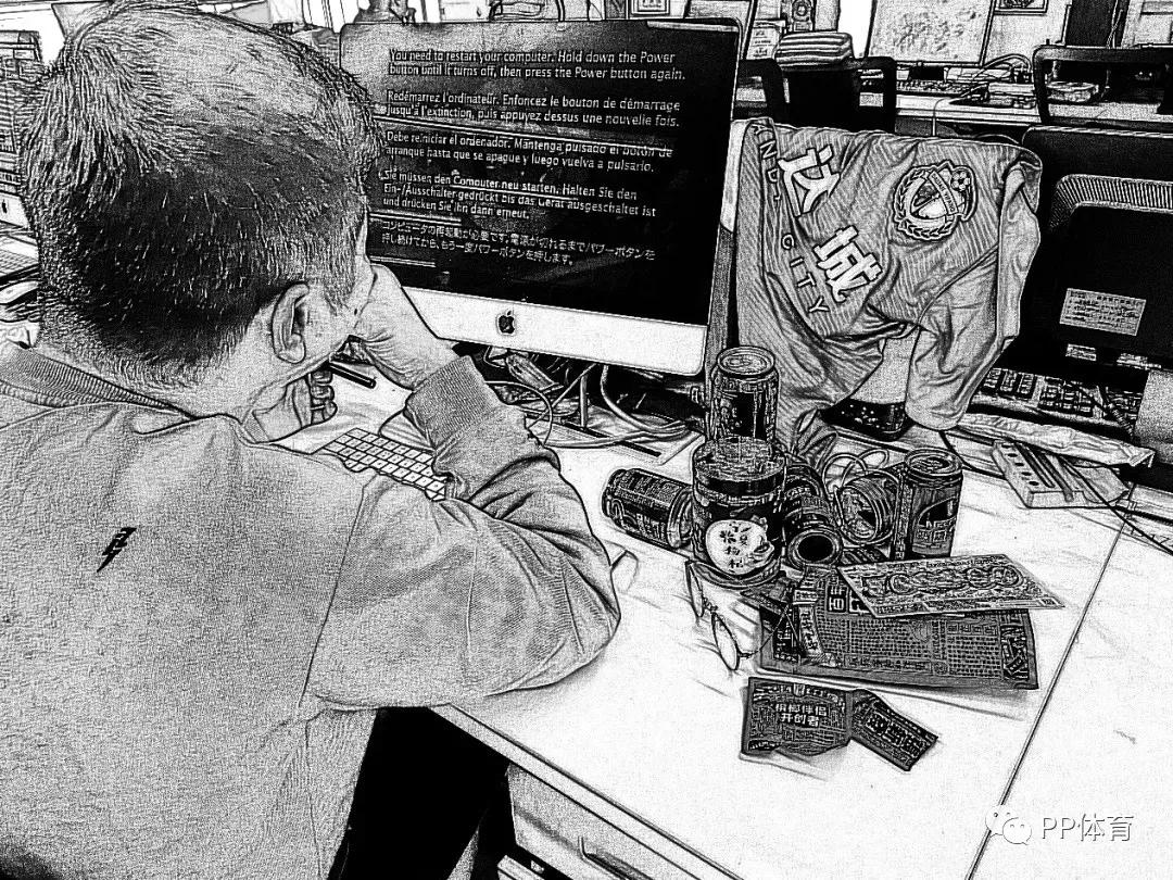 八里庄17F的长明灯火足球狗的日常