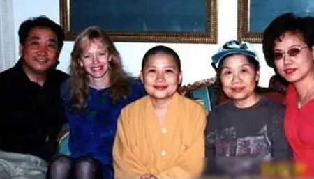 歌手李娜为什么剃度出家,李娜单飞为什么那么厉害