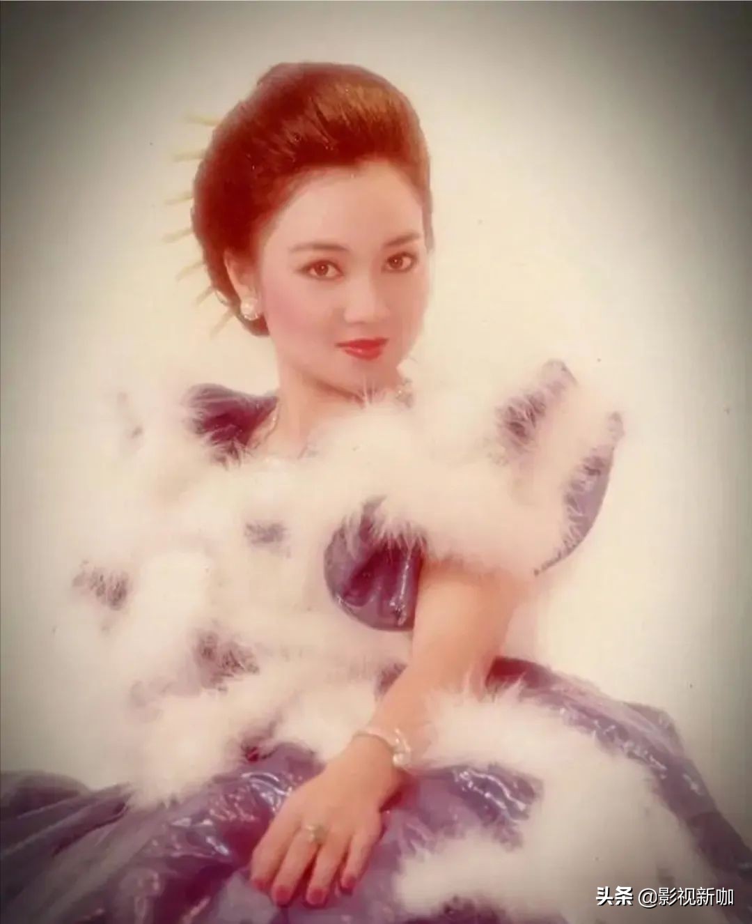 她是娱乐圈的特例，没有人比她还惨