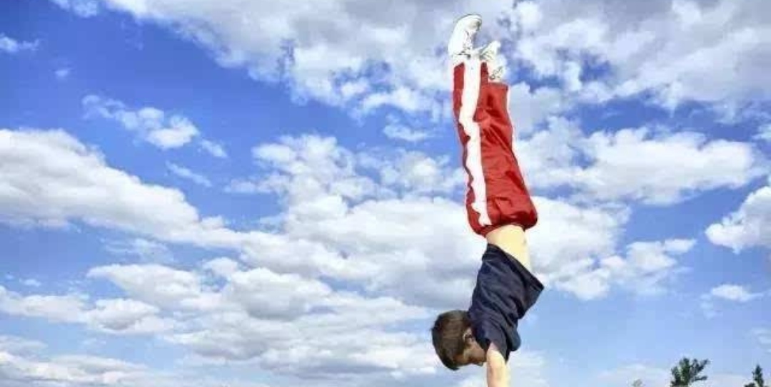 学生考第一被冤枉作弊结果出事,学生考试作弊但是没发现如何处理