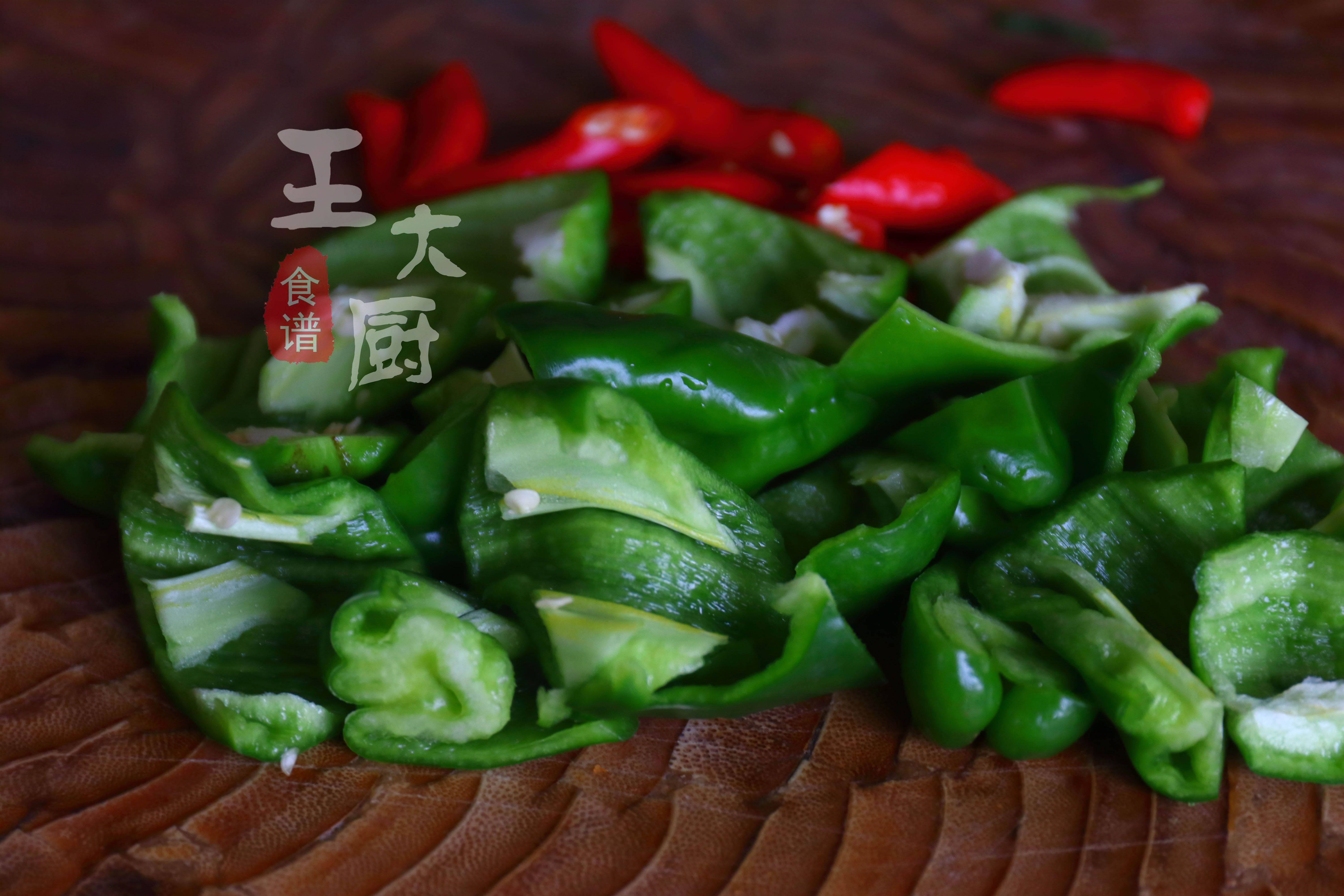 美食诀窍干锅肥肠,干锅肥肠怎么做好吃视频教程