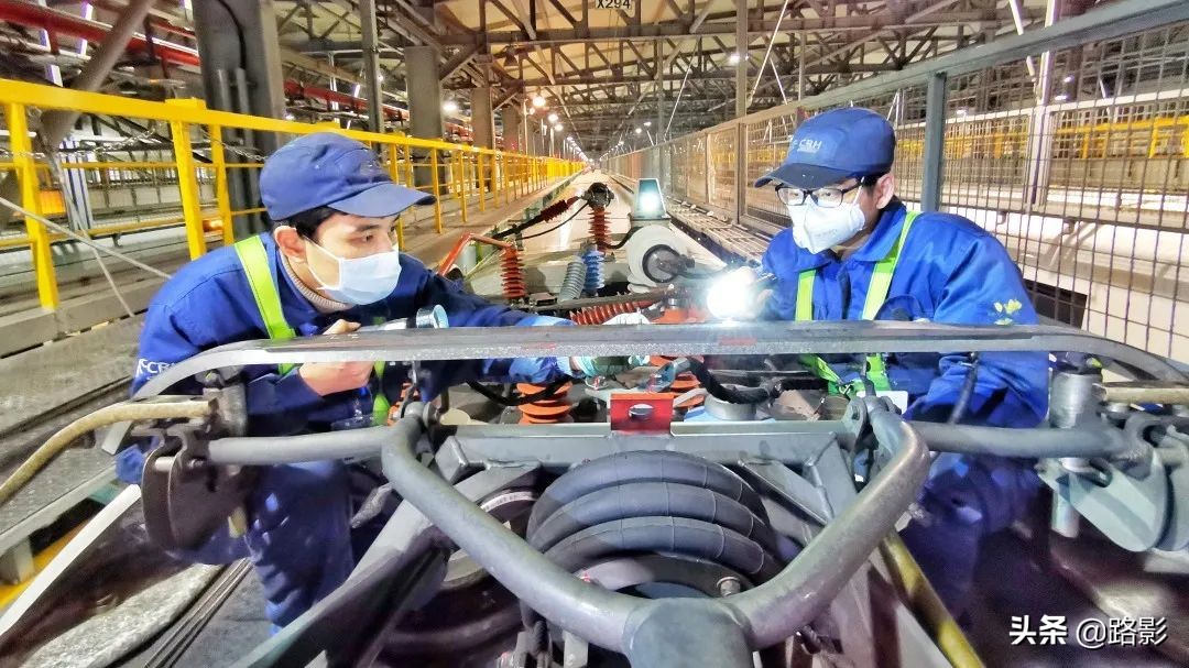 抗击疫情守护平安摄影征稿,战疫情保春运铁路警察在行动