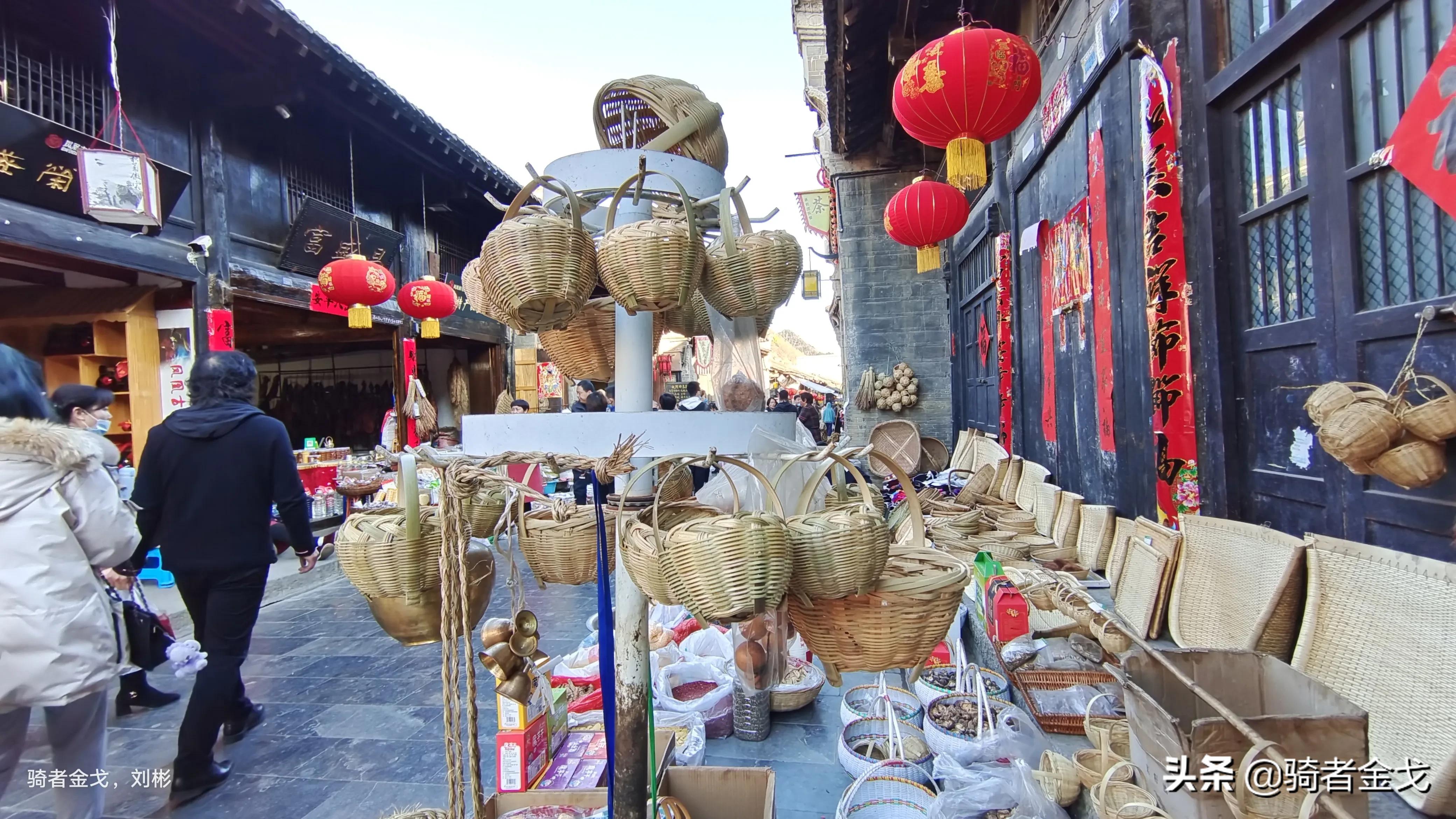 凤凰古城传说,凤凰古城沱江流过哪些地方