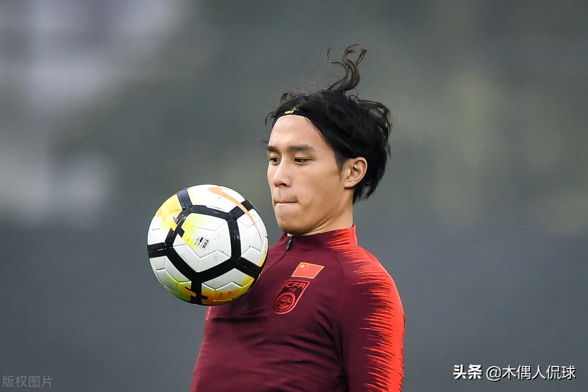 李铁续约，国足12强赛阵容大换血？5归化唱主角，89黄金一代淡出