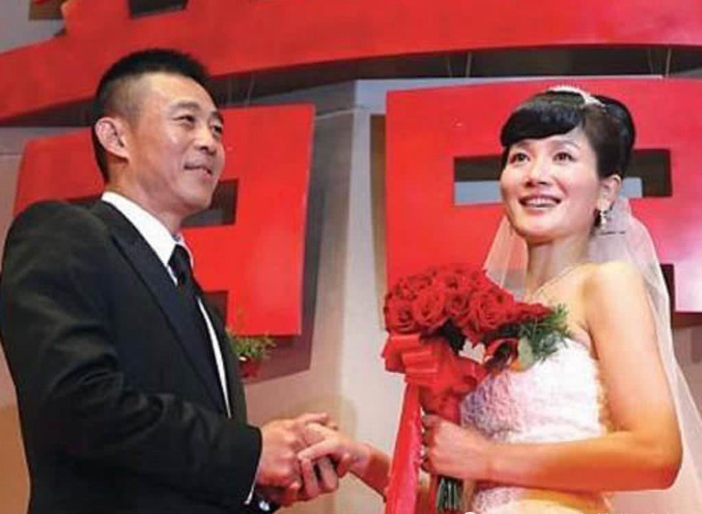 10位嫁给老大叔的女星,嫁给大爷的8位女星