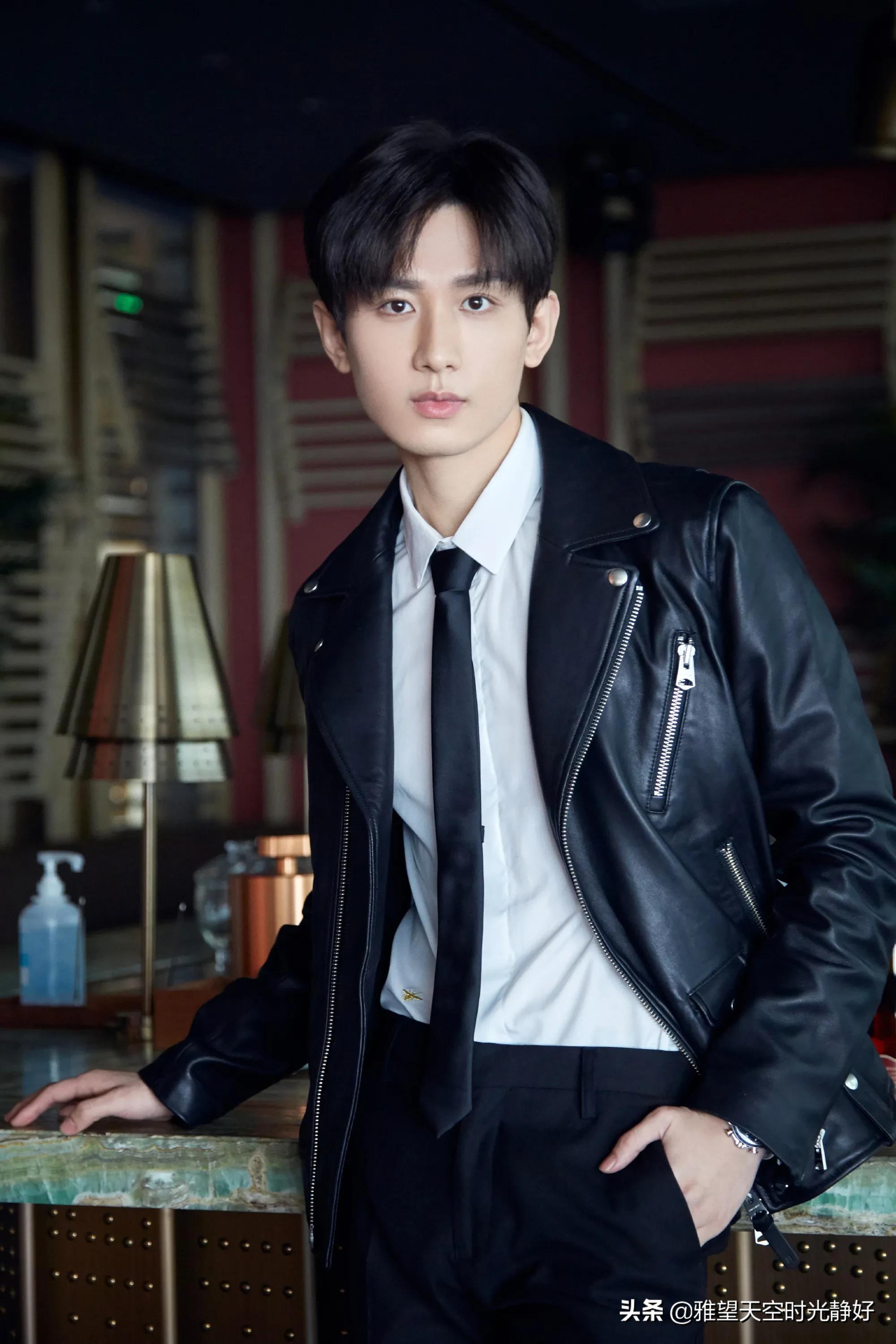 秋冬男星皮衣穿搭,男明星皮衣外套搭配