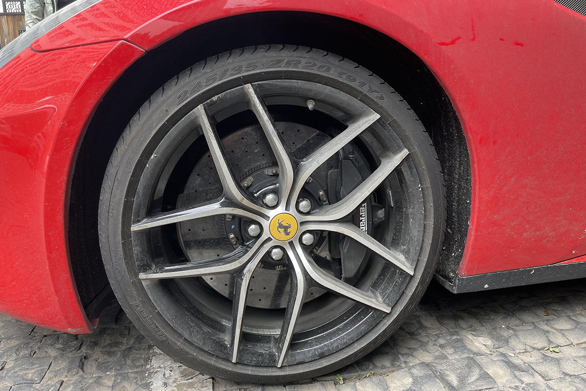 租赁公司卖法拉利,租赁公司的车子能不能买