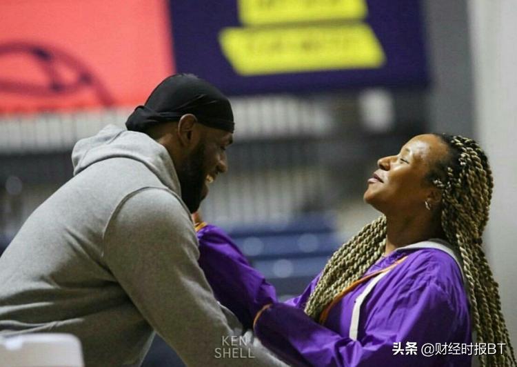 讲述最美520故事论对爱情的忠诚詹姆斯也是联盟第一人