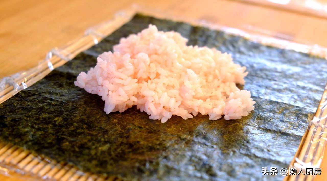 想吃寿司不用买，这是懒人寿司的做法，不用担心不会卷，好看好吃