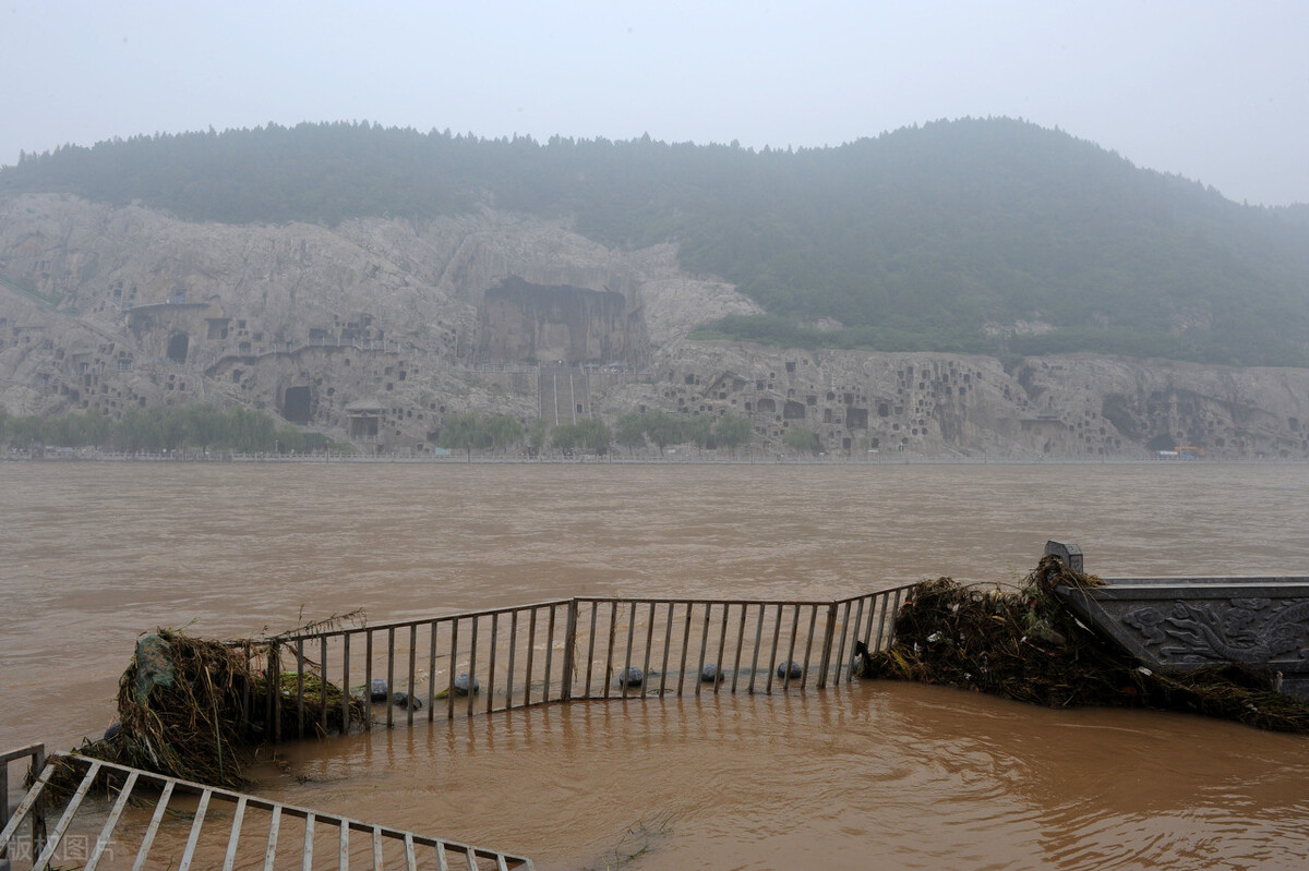 鸿星尔克的广告词是什么,鸿星尔克广告词是什么梗